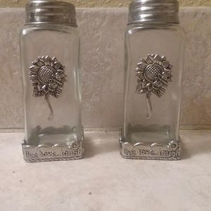 Russ Kitchen - Sterling silver/glass sunflower salt and peppe Russ Kitchen - Sterling silver/glass sunflower salt and peppe